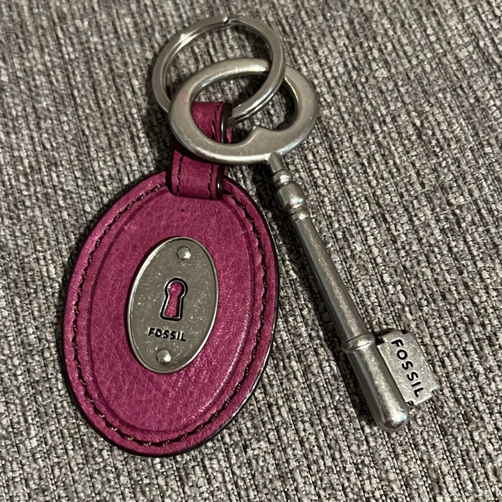 Fossil Key Ring Oxblood Red Pink Leather Skelton Key LOGOS